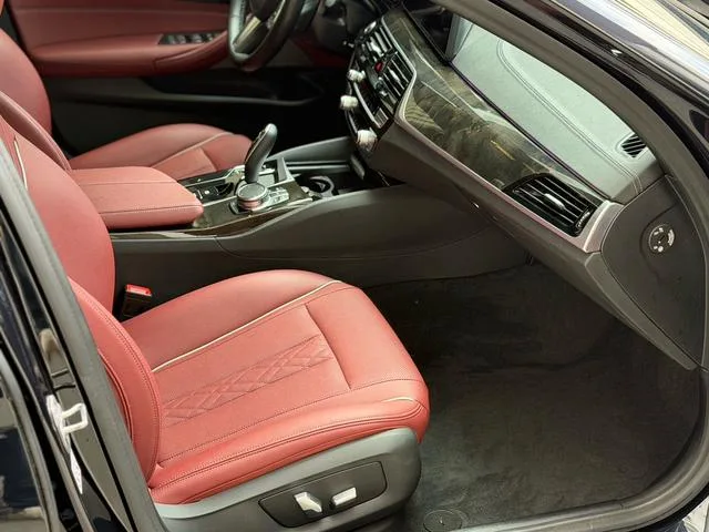 BMW 5 Series 2022 Модификация 525Li M Спортивный костюм интерьер фото 10 BMW 5 Series 2022 Модификация 525Li M Спортивный костюм интерьер фото 10