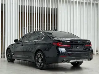 BMW 5 Series 2022 Модификация 525Li M Спортивный костюм интерьер фото 12 BMW 5 Series 2022 Модификация 525Li M Спортивный костюм интерьер фото 12