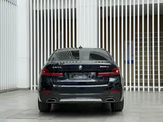 BMW 5 Series 2022 Модификация 525Li M Спортивный костюм интерьер фото 14 BMW 5 Series 2022 Модификация 525Li M Спортивный костюм интерьер фото 14