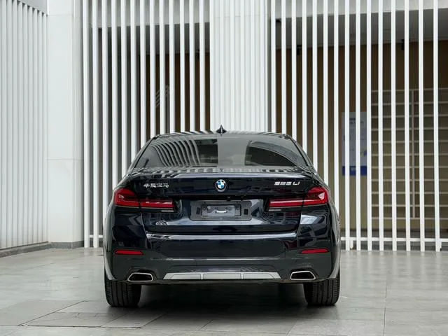 BMW 5 Series 2022 Модификация 525Li M Спортивный костюм интерьер фото 14 BMW 5 Series 2022 Модификация 525Li M Спортивный костюм интерьер фото 14