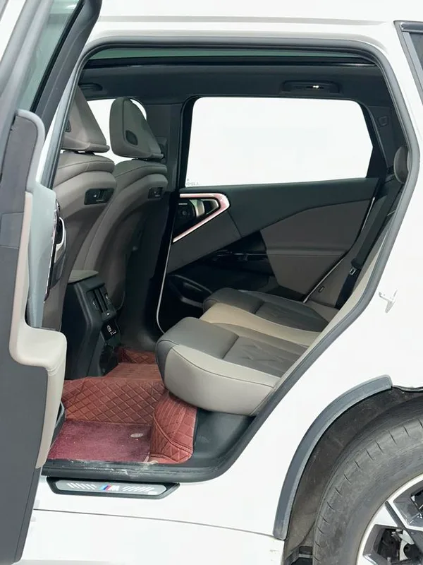 BMW X3 2025 xDrive30L Leading Type M Sports suit interior photo 12 BMW X3 2025 xDrive30L Leading Type M Sports suit interior photo 12