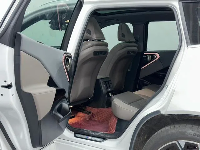 BMW X3 2025 xDrive30L Leading Type M Sports suit interior photo 13 BMW X3 2025 xDrive30L Leading Type M Sports suit interior photo 13