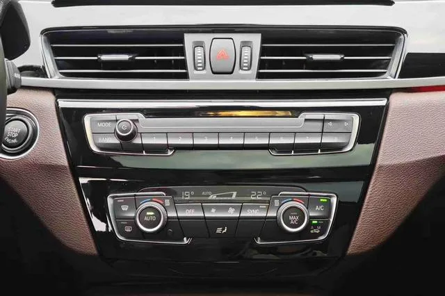 BMW X1 2021 sDrive25Li Leading Type interior photo 17 BMW X1 2021 sDrive25Li Leading Type interior photo 17