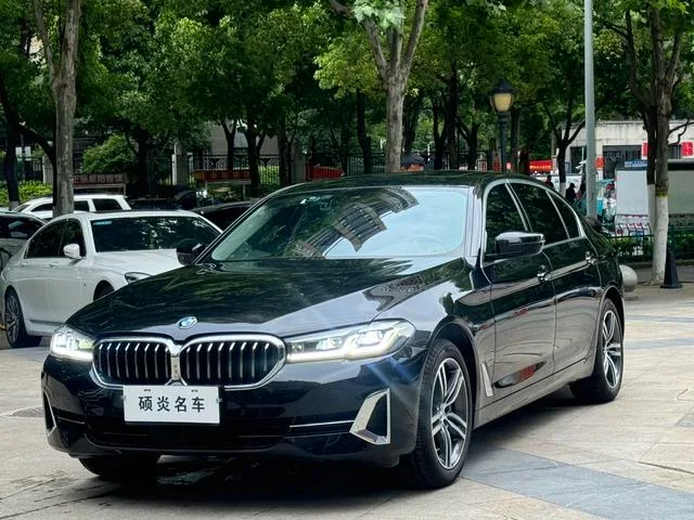 BMW 5 Series 2022 530Li Leading Type Luxury Set exterior photo 1 BMW 5 Series 2022 530Li Leading Type Luxury Set exterior photo 1
