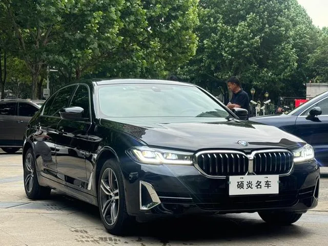 BMW 5 Series 2022 530Li Leading Type Luxury Set exterior photo 3 BMW 5 Series 2022 530Li Leading Type Luxury Set exterior photo 3