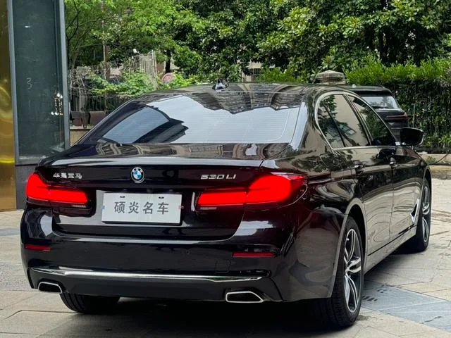 BMW 5 Series 2022 530Li Leading Type Luxury Set interior photo 9 BMW 5 Series 2022 530Li Leading Type Luxury Set interior photo 9