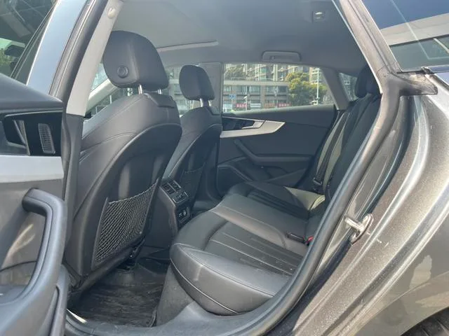 Audi A5 2024 Sportback 40 TFSI quattro Deluxe Dynamic interior photo 9 Audi A5 2024 Sportback 40 TFSI quattro Deluxe Dynamic interior photo 9