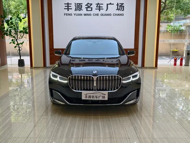 BMW 7 Series 2021 740Li xDrive Административный тип Роскошный набор экстерьер фото 2 BMW 7 Series 2021 740Li xDrive Административный тип Роскошный набор экстерьер фото 2