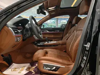 BMW 7 Series 2021 740Li xDrive Административный тип Роскошный набор экстерьер фото 7 BMW 7 Series 2021 740Li xDrive Административный тип Роскошный набор экстерьер фото 7