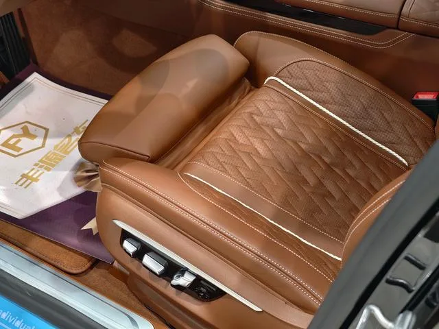 BMW 7 Series 2021 740Li xDrive Административный тип Роскошный набор экстерьер фото 8 BMW 7 Series 2021 740Li xDrive Административный тип Роскошный набор экстерьер фото 8