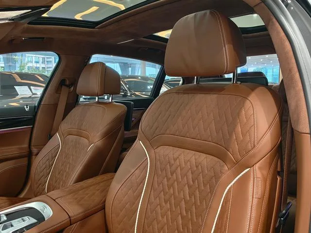 BMW 7 Series 2021 740Li xDrive Административный тип Роскошный набор интерьер фото 18 BMW 7 Series 2021 740Li xDrive Административный тип Роскошный набор интерьер фото 18