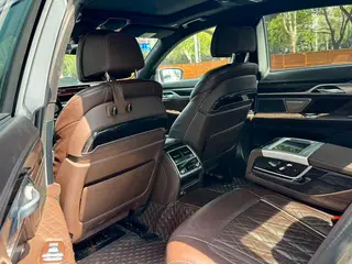 BMW 7 Series 2021 740Li Leader M Ensemble de sport intérieur photo 10 BMW 7 Series 2021 740Li Leader M Ensemble de sport intérieur photo 10
