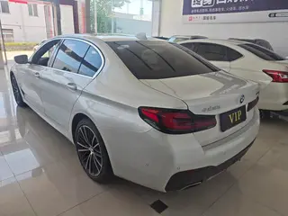 BMW 5 Series 2022 530Li Leading Type M Sports suit interior photo 6 BMW 5 Series 2022 530Li Leading Type M Sports suit interior photo 6