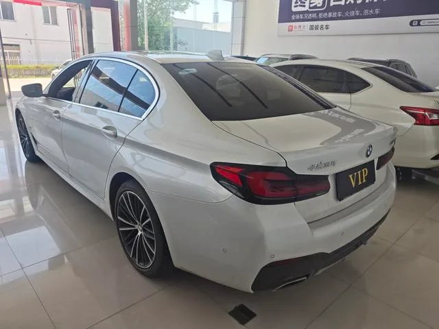 BMW 5 Series 2022 530Li Leading Type M Sports suit interior photo 6 BMW 5 Series 2022 530Li Leading Type M Sports suit interior photo 6