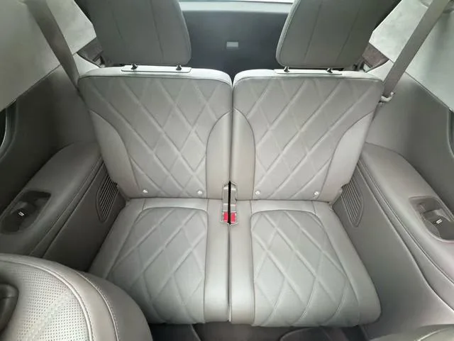 Harmony Intelligence AITO M9 2025 extended range Ultra Six-seat version (192 Line Lidar) interior photo 9 Harmony Intelligence AITO M9 2025 extended range Ultra Six-seat version (192 Line Lidar) interior photo 9
