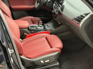 BMW X3 2022 xDrive25i M Спортивный костюм интерьер фото 11