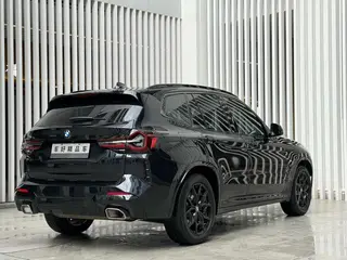 BMW X3 2022 xDrive25i M Спортивный костюм интерьер фото 12
