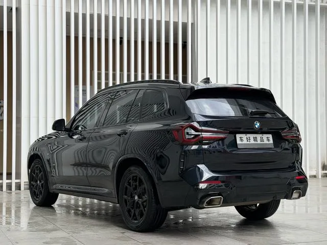 BMW X3 2022 xDrive25i M Спортивный костюм интерьер фото 13
