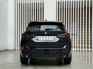 BMW X3 2022 xDrive25i M Спортивный костюм интерьер фото 14