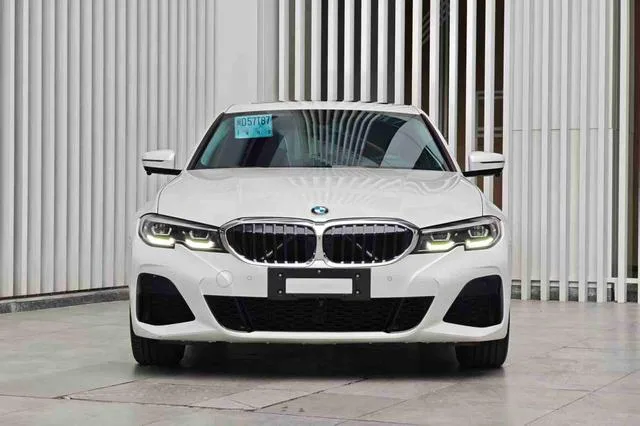 BMW 3 Series 2022 Restyling 320Li M Sports suit exterior photo 2 BMW 3 Series 2022 Restyling 320Li M Sports suit exterior photo 2