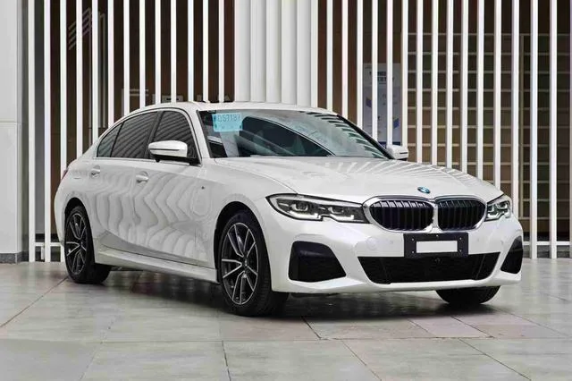 BMW 3 Series 2022 Restyling 320Li M Sports suit exterior photo 3 BMW 3 Series 2022 Restyling 320Li M Sports suit exterior photo 3