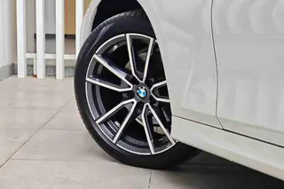 BMW 3 Series 2022 Restyling 320Li M Sports suit exterior photo 8 BMW 3 Series 2022 Restyling 320Li M Sports suit exterior photo 8