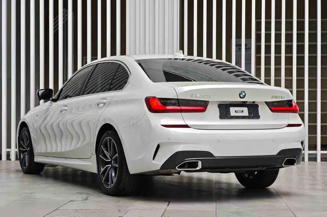 BMW 3 Series 2022 Restyling 320Li M Sports suit interior photo 17 BMW 3 Series 2022 Restyling 320Li M Sports suit interior photo 17