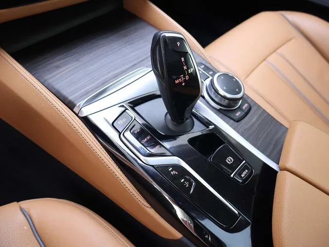 BMW 6 Series GT 2021 630i Роскошный дизайнерский набор интерьер фото 13