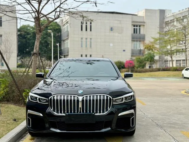 BMW 7 Series 2021 730Li M Sports suit exterior photo 2 BMW 7 Series 2021 730Li M Sports suit exterior photo 2