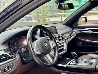 BMW 7 Series 2021 730Li M Sports suit exterior photo 4 BMW 7 Series 2021 730Li M Sports suit exterior photo 4