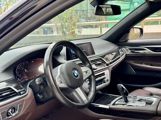 BMW 7 Series 2021 730Li M Sports suit exterior photo 4 BMW 7 Series 2021 730Li M Sports suit exterior photo 4