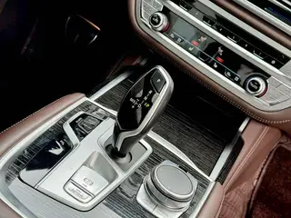 BMW 7 Series 2021 730Li M Sports suit interior photo 10 BMW 7 Series 2021 730Li M Sports suit interior photo 10