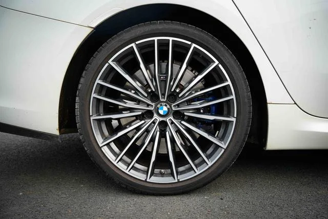 BMW 8 Series 2021 840i Coupé de cuatro puertas M Conjunto deportivo exterior foto 9