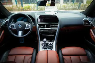 BMW 8 Series 2021 840i Coupé de cuatro puertas M Conjunto deportivo interior foto 18