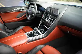 BMW 8 Series 2021 840i Coupé de cuatro puertas M Conjunto deportivo interior foto 20