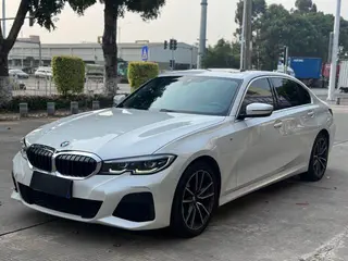 BMW 3 Series 2022 325Li M Sports suit