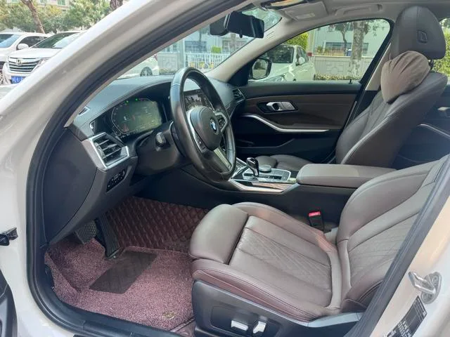 BMW 3 Series 2022 325Li M Sports suit interior photo 7 BMW 3 Series 2022 325Li M Sports suit interior photo 7