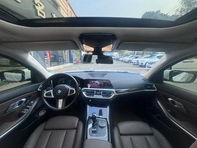 BMW 3 Series 2022 325Li M Sports suit interior photo 9 BMW 3 Series 2022 325Li M Sports suit interior photo 9