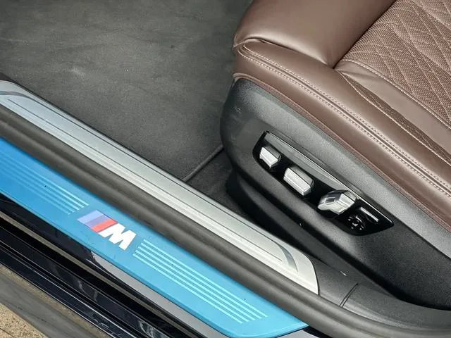 BMW 7 Series 2022 740Li Tipo de lujo M Conjunto deportivo exterior foto 6 BMW 7 Series 2022 740Li Tipo de lujo M Conjunto deportivo exterior foto 6