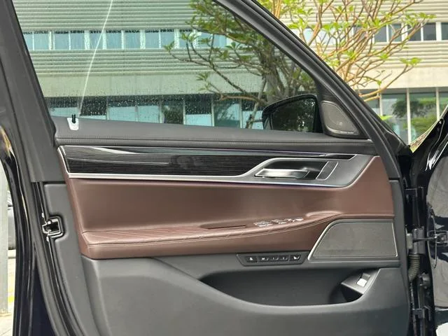 BMW 7 Series 2022 740Li Tipo de lujo M Conjunto deportivo exterior foto 7 BMW 7 Series 2022 740Li Tipo de lujo M Conjunto deportivo exterior foto 7