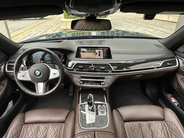 BMW 7 Series 2022 740Li Tipo de lujo M Conjunto deportivo exterior foto 10 BMW 7 Series 2022 740Li Tipo de lujo M Conjunto deportivo exterior foto 10