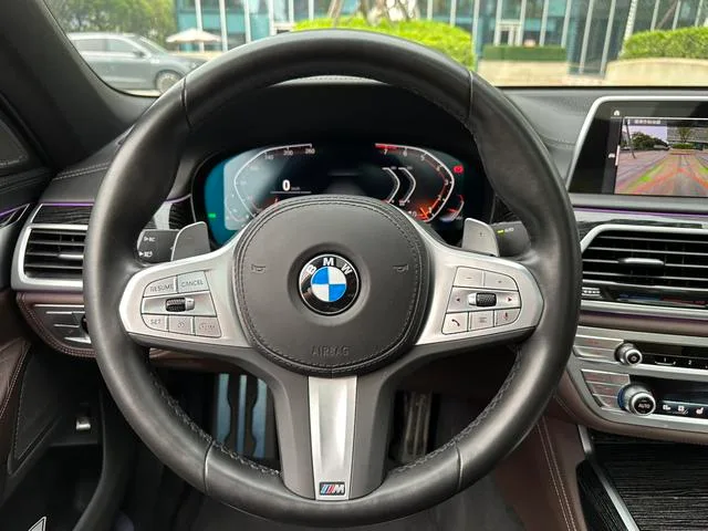 BMW 7 Series 2022 740Li Tipo de lujo M Conjunto deportivo interior foto 18 BMW 7 Series 2022 740Li Tipo de lujo M Conjunto deportivo interior foto 18