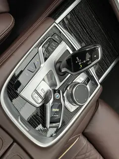 BMW 7 Series 2022 740Li Tipo de lujo M Conjunto deportivo interior foto 20 BMW 7 Series 2022 740Li Tipo de lujo M Conjunto deportivo interior foto 20