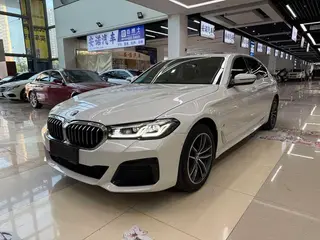 BMW 5 Series 2022 Segundo cambio 525Li M Conjunto deportivo