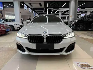 BMW 5 Series 2022 Segundo cambio 525Li M Conjunto deportivo exterior foto 2 BMW 5 Series 2022 Segundo cambio 525Li M Conjunto deportivo exterior foto 2