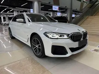 BMW 5 Series 2022 Segundo cambio 525Li M Conjunto deportivo exterior foto 3 BMW 5 Series 2022 Segundo cambio 525Li M Conjunto deportivo exterior foto 3