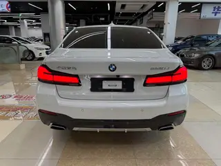 BMW 5 Series 2022 Segundo cambio 525Li M Conjunto deportivo exterior foto 5 BMW 5 Series 2022 Segundo cambio 525Li M Conjunto deportivo exterior foto 5