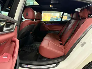 BMW 5 Series 2022 Segundo cambio 525Li M Conjunto deportivo exterior foto 8 BMW 5 Series 2022 Segundo cambio 525Li M Conjunto deportivo exterior foto 8