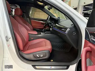 BMW 5 Series 2022 Segundo cambio 525Li M Conjunto deportivo interior foto 9 BMW 5 Series 2022 Segundo cambio 525Li M Conjunto deportivo interior foto 9