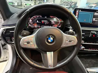BMW 5 Series 2022 Segundo cambio 525Li M Conjunto deportivo interior foto 13 BMW 5 Series 2022 Segundo cambio 525Li M Conjunto deportivo interior foto 13